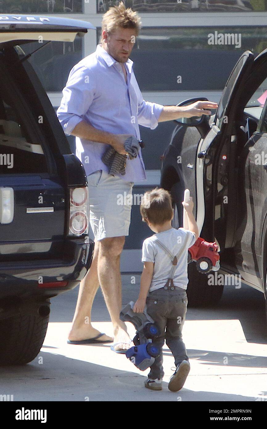 EXCLUSIVE!! Curtis Stone, his wife Lindsay Price and their two sons