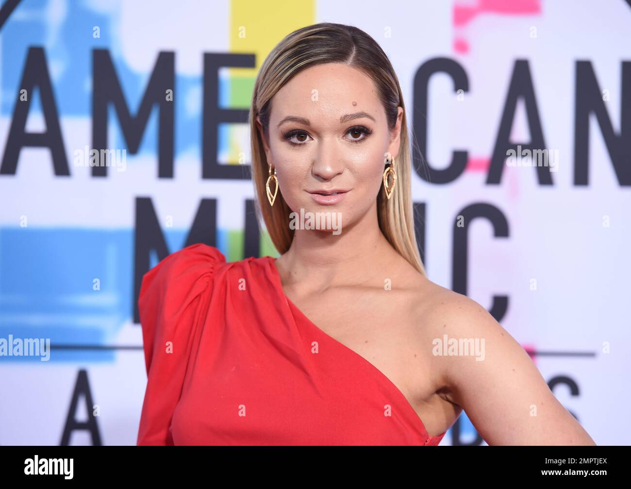 Alisha Marie arrives at the American Music Awards at the Microsoft