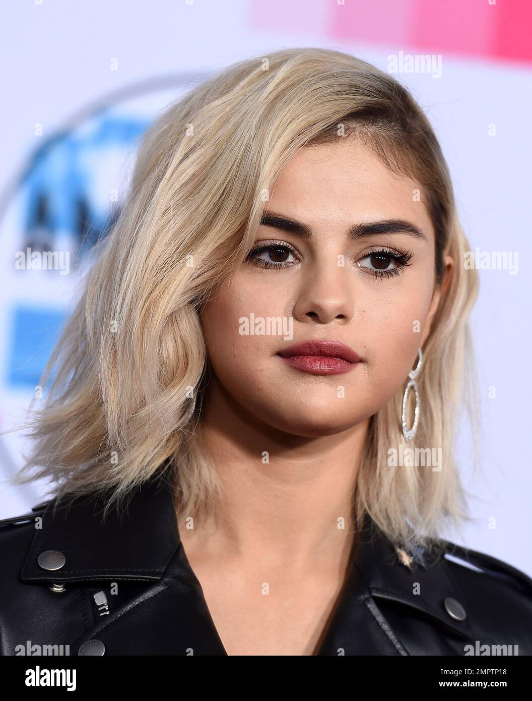 Selena Gomez arrives at the American Music Awards at the Microsoft ...
