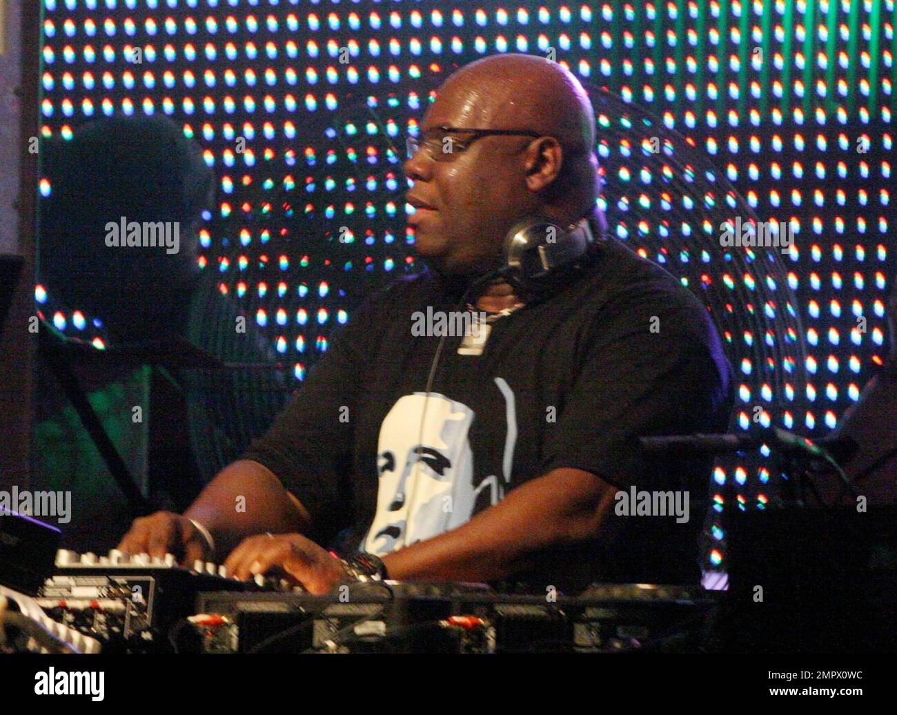 British techno and house DJ Carl Cox performs on day two of the Ultra Music Festival (UMF), the world's leading two-day electronic music experience.  South Florida's favorite music festival, internationally renowned for its memorable live performances and DJ sets from the world's top electronic and alternative rock artists, takes place during the 24th annual Winter Music Conference at the beautiful waterfront location of Bicentennial Park in downtown Miami (the same grounds it has occupied since 2006). Miami, FL. 3/28/09. Stock Photo