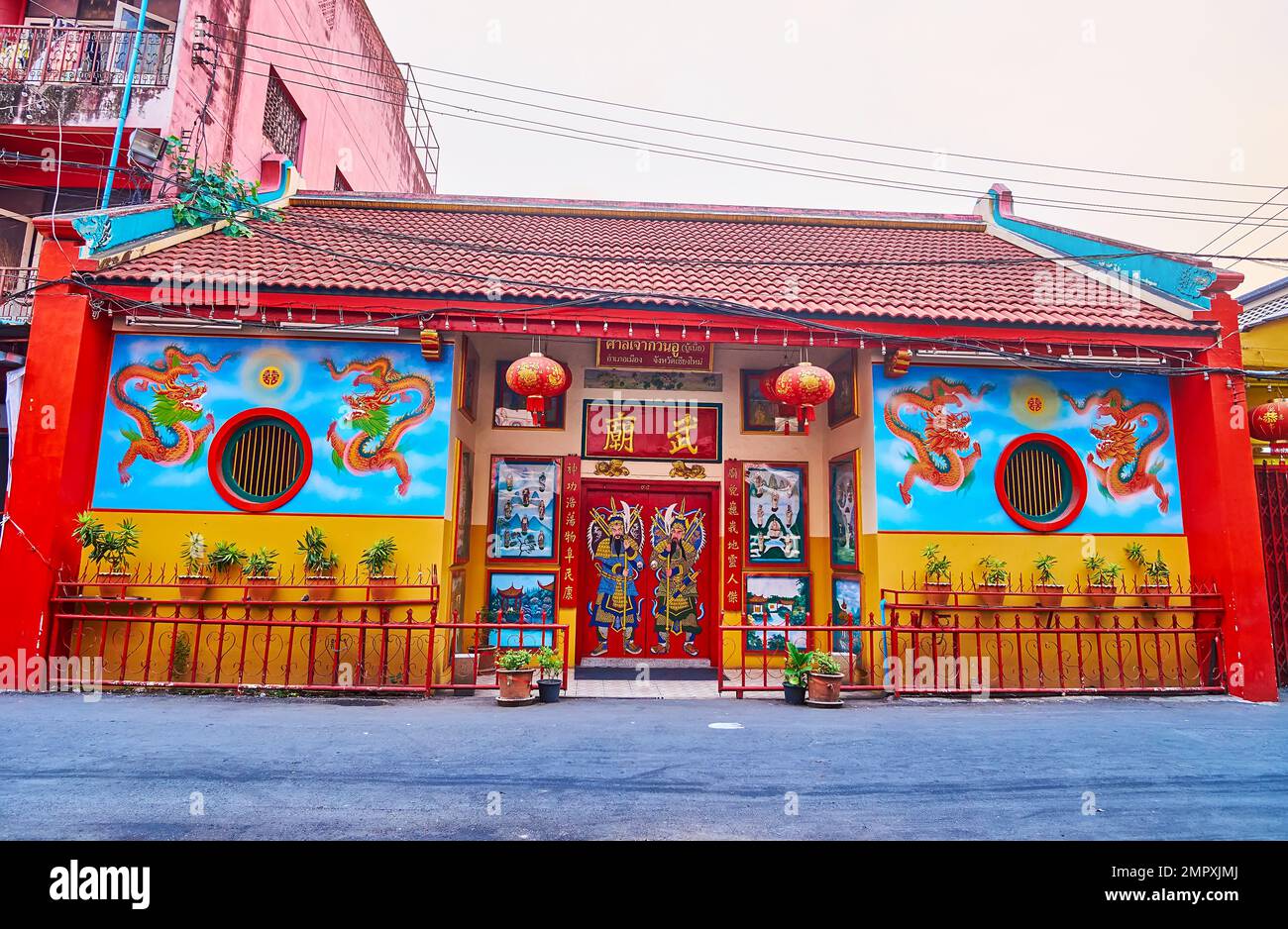 The painted facade of the Guan Yu Shrine, located on Kuang Men Road, Chinatown, Chiang Mai, Thailand Stock Photo