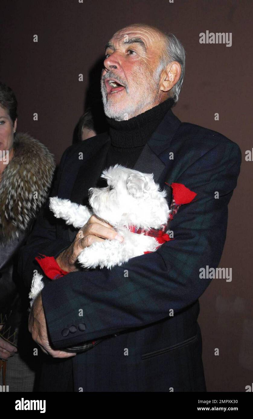 Sir Sean Connery hosts the 6th Annual Dressed To Kilt fashion show in New York, NY. 3/30/09. Stock Photo