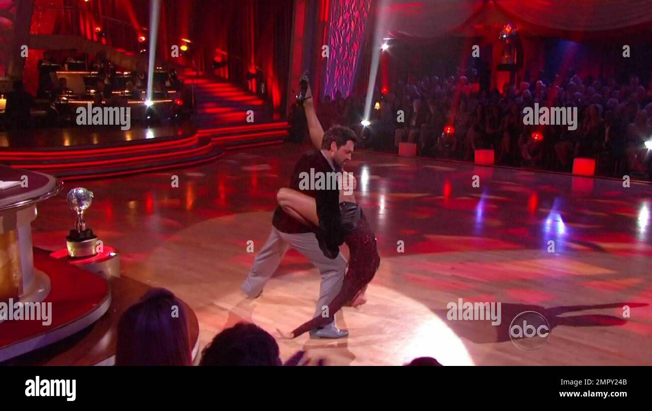 ESPN reporter, Erin Andrews, dances the Argentine Tango live with her ...