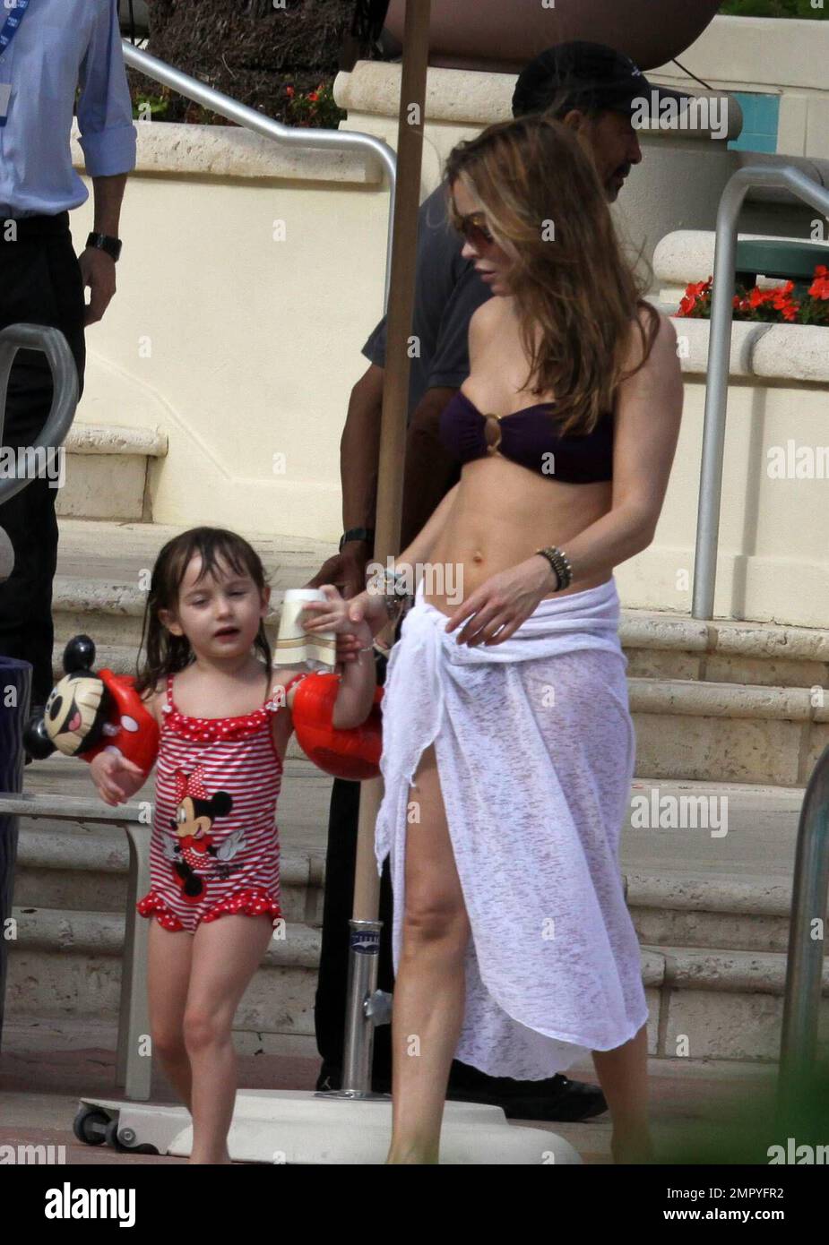 Exclusive!! WAG wife of UK soccer star Frank Lampard, Elen Rivas spends  time poolside with 3yr old daughter Luna at their Miami Beach Hotel, Miami  Beach, FL, 10/13/09 Stock Photo - Alamy