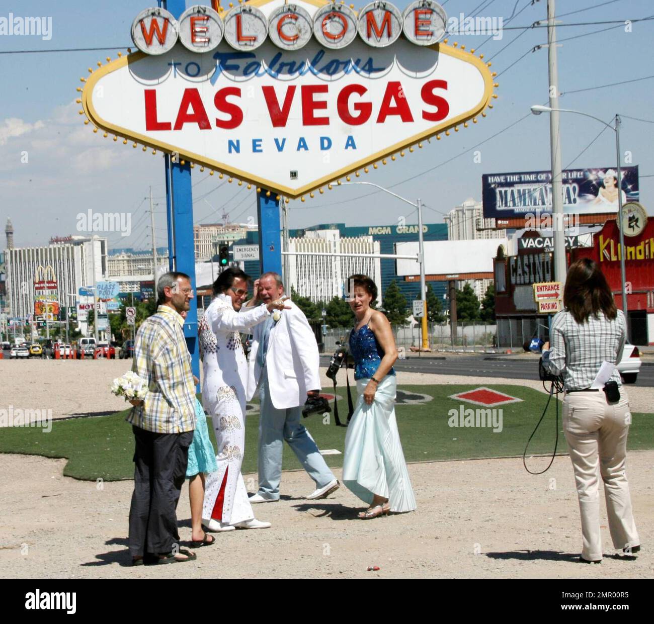 Exclusive!! The King takes some time out from eternity to help out with