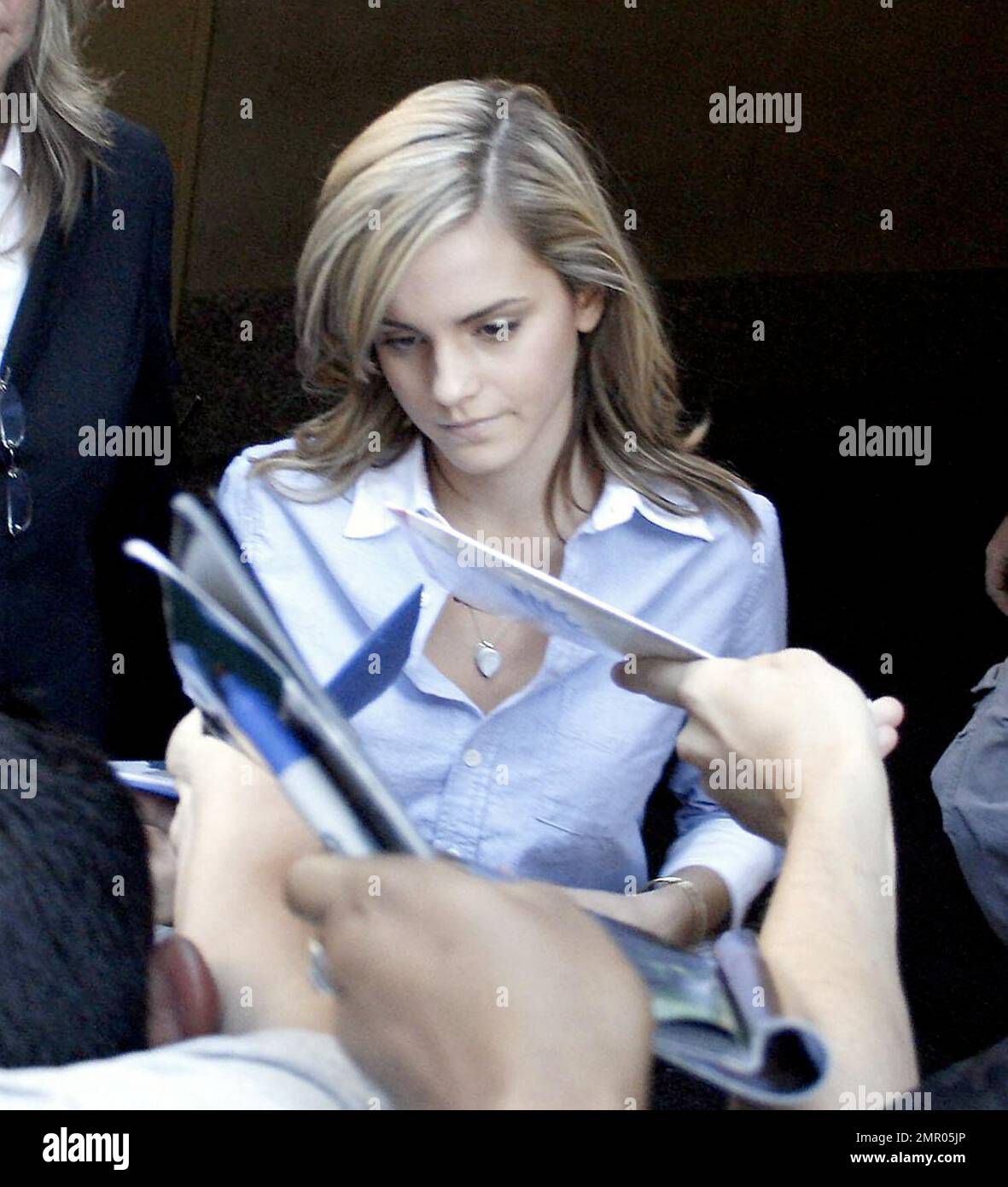Emma watson harry potter 7 hi-res stock photography and images - Alamy