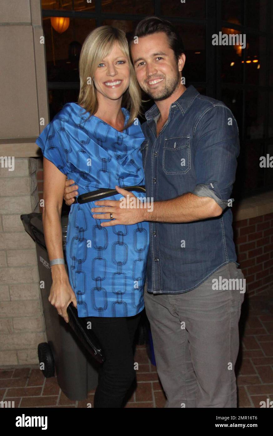 Rob mcelhenney and wife kaitlin olson hires stock photography and