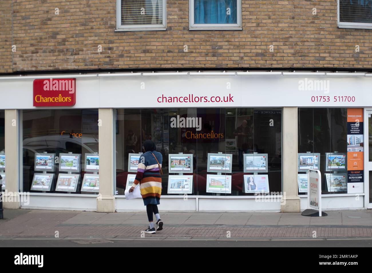 Slough, Berkshire, UK. 31st January, 2023. An Estate Agents window in