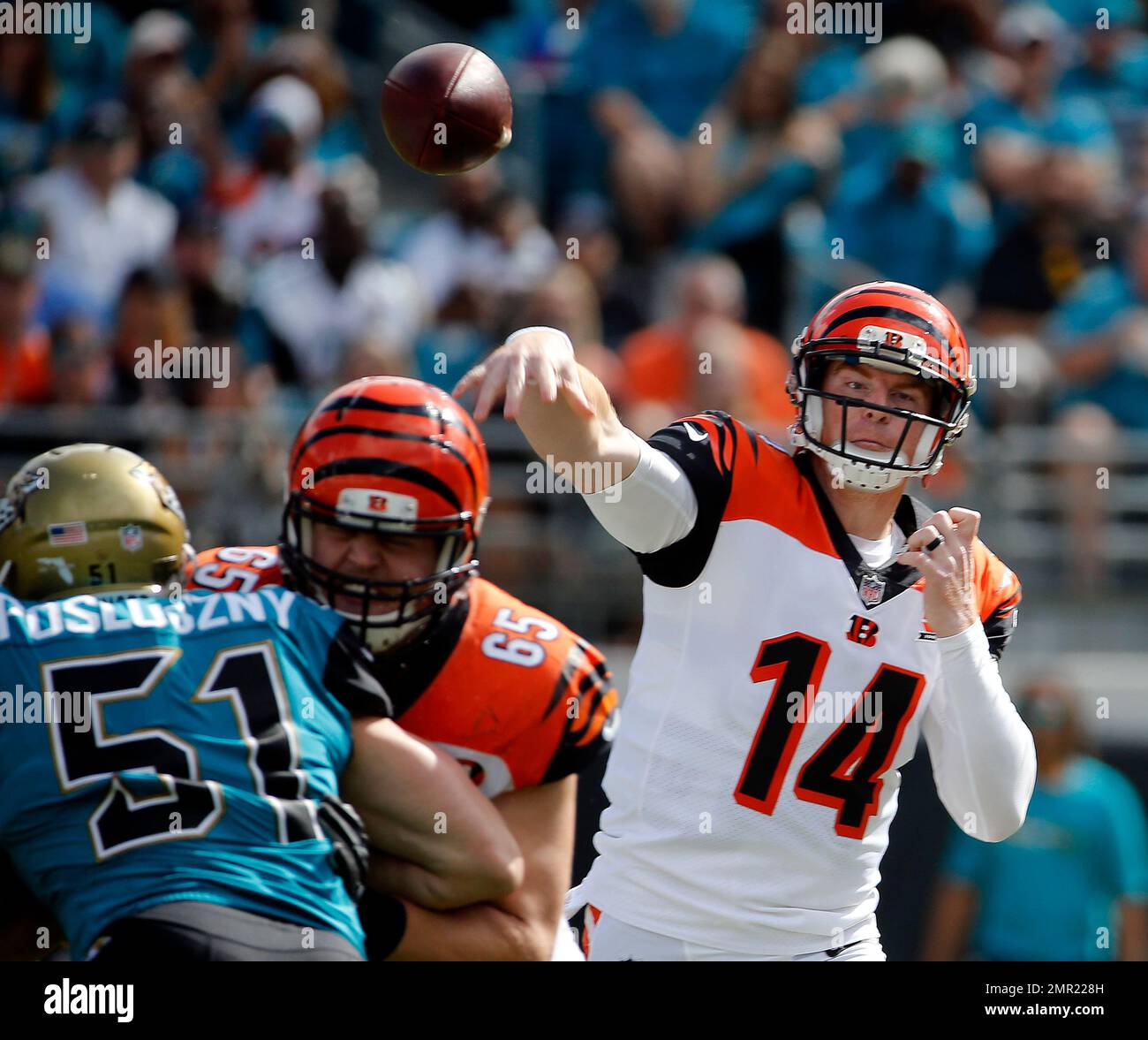 Cincinnati Bengals quarterback Andy Dalton (14) throws during