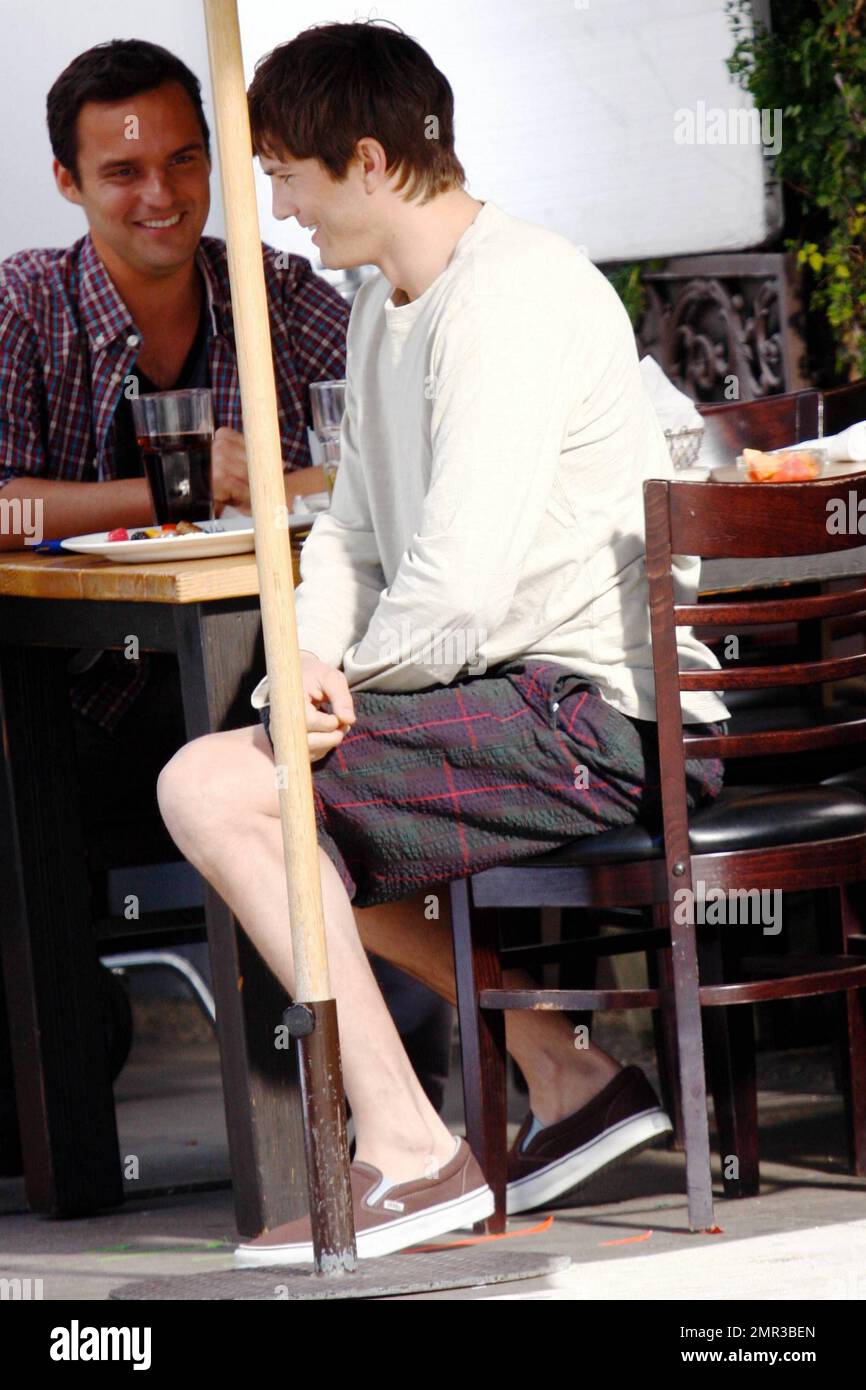 Natalie Portman and Ashton Kutcher film a scene for the new Ivan Reitman film "Friends with