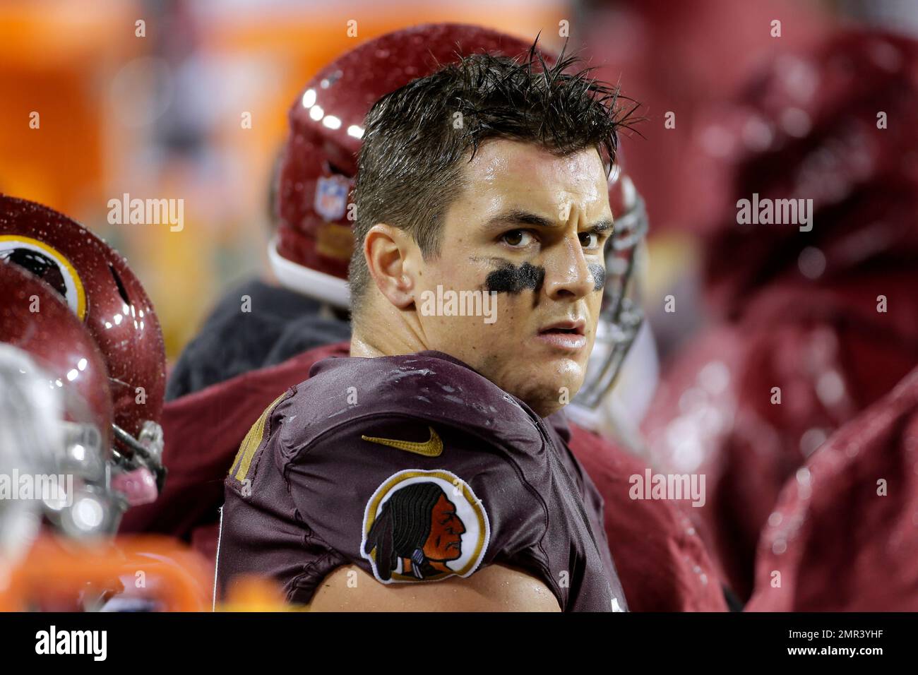 Washington Redskins outside linebacker Ryan Kerrigan sits on the bench  during an NFL football game against the Dallas Cowboys, Sunday, Oct. 29,  2017, in Landover, Md. (AP Photo/Mark Tenally Stock Photo - Alamy