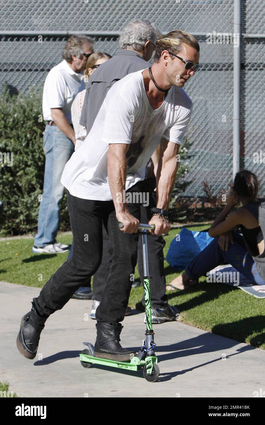 Gavin Rossdale was spotted at a park in Santa Monica with his sons Kingston  and Zuma without mom Gwen Stefani. Gavin was seen helping Zuma tie his  sneakers as well as cleaning