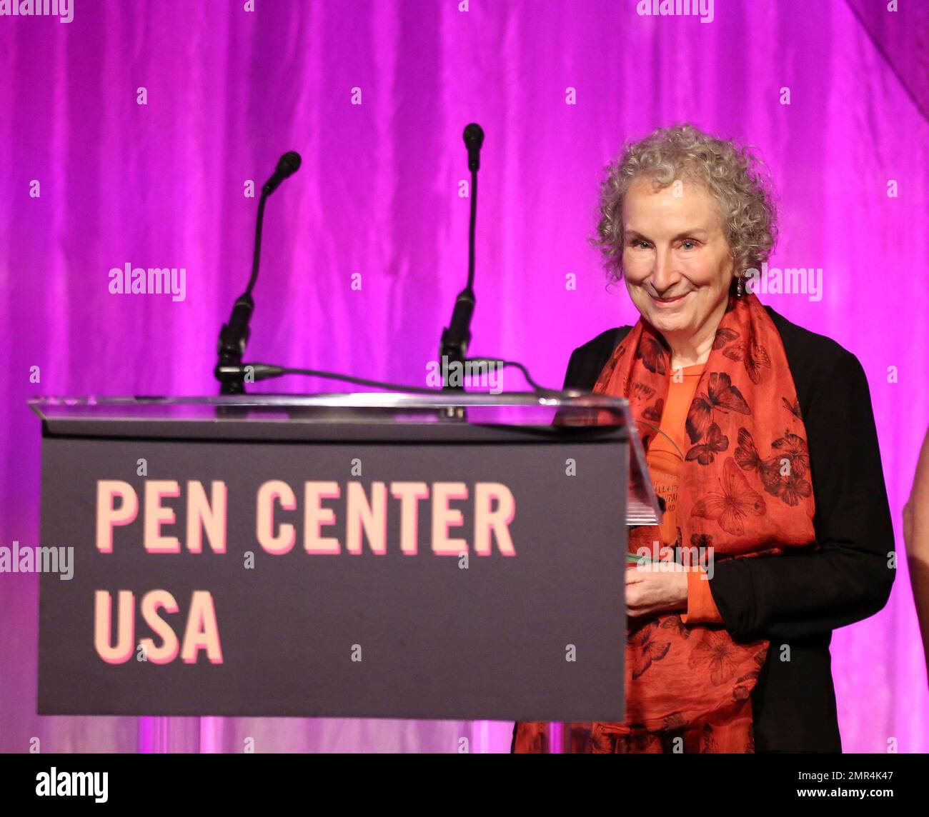 IMAGE DISTRIBUTED FOR PEN CENTER USA Margaret Atwood accepts the