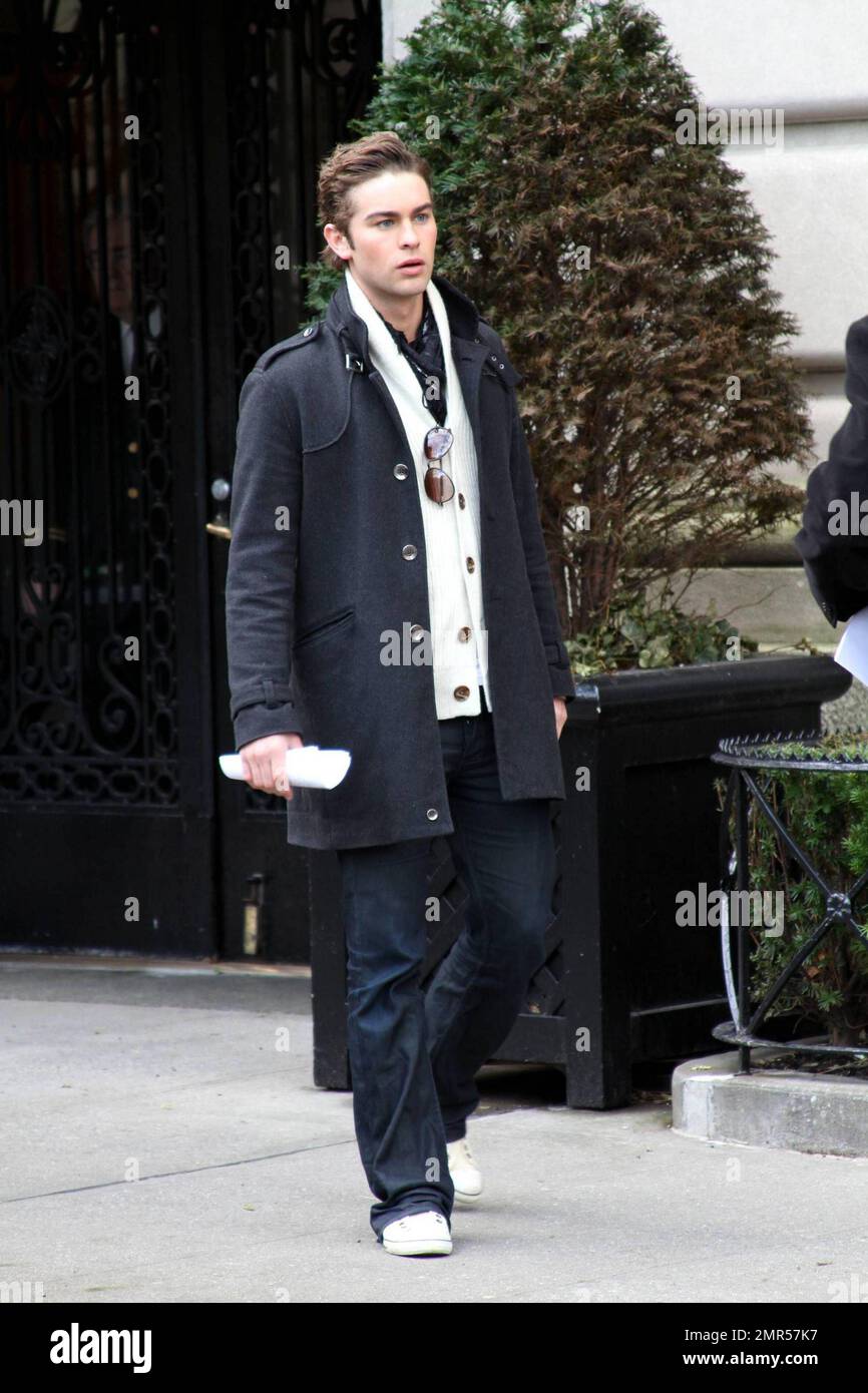 taylor-momsen-and-chace-crawford-2022