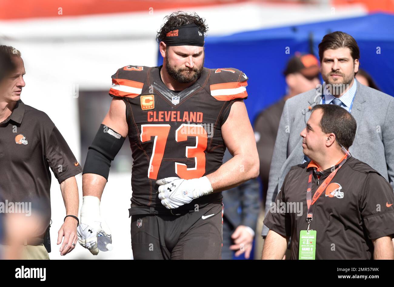 Cleveland Browns offensive tackle Joe Thomas (73) walks off the field after  injuring his arm during an NFL football game against the Tennessee Titans,  Sunday, Oct. 22, 2017, in Cleveland. The Titans