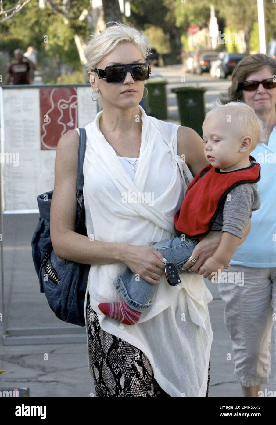 EXCLUSIVE!! Gwen Stefani strolls with sons Kingston and Zuma after the