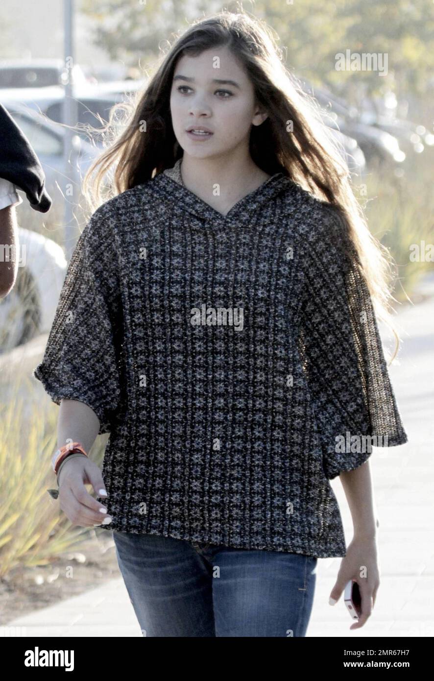 EXCLUSIVE!! - Academy Award nominee actress Hailee Steinfeld attends