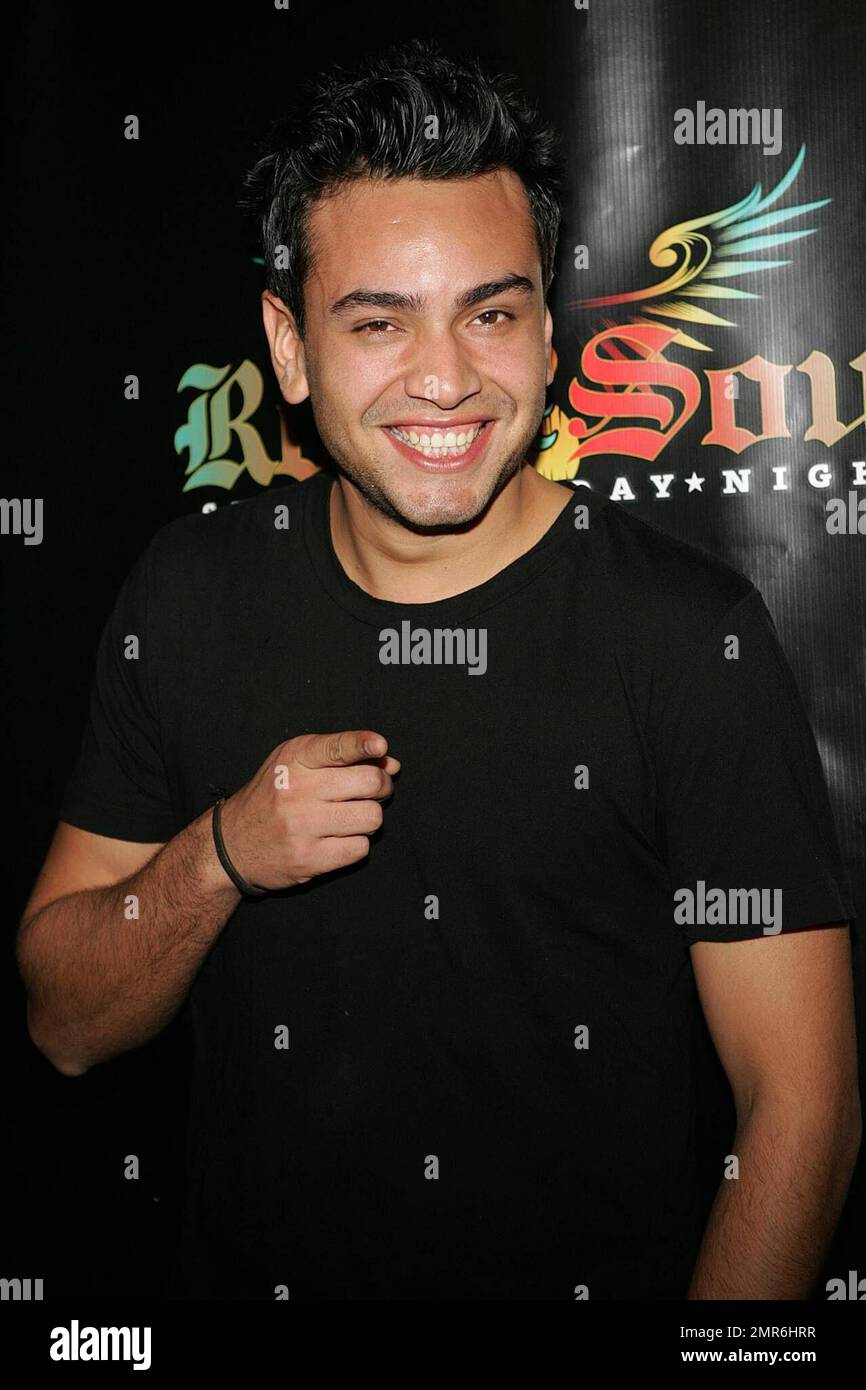 Frankie Delgado arrives on the red carpet for the Hard Rock Presents Super Saturday Night party