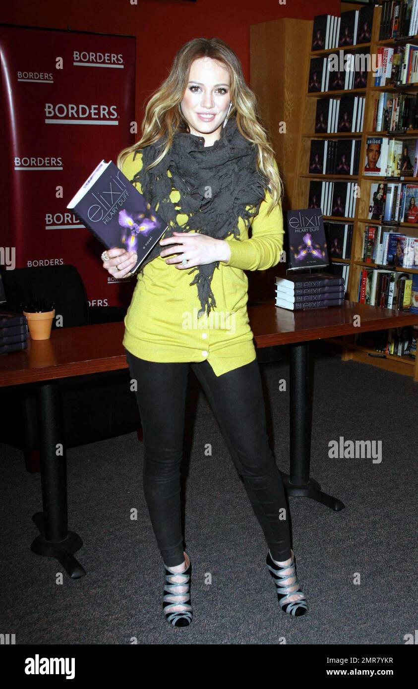 Hilary Duff signs copies of her new book "Elixir" at Borders Books in