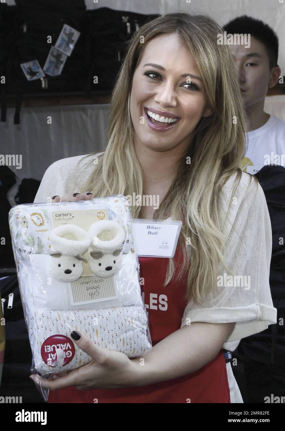 ヒラリー・ダフ - Wikipedia, image size:922x1390