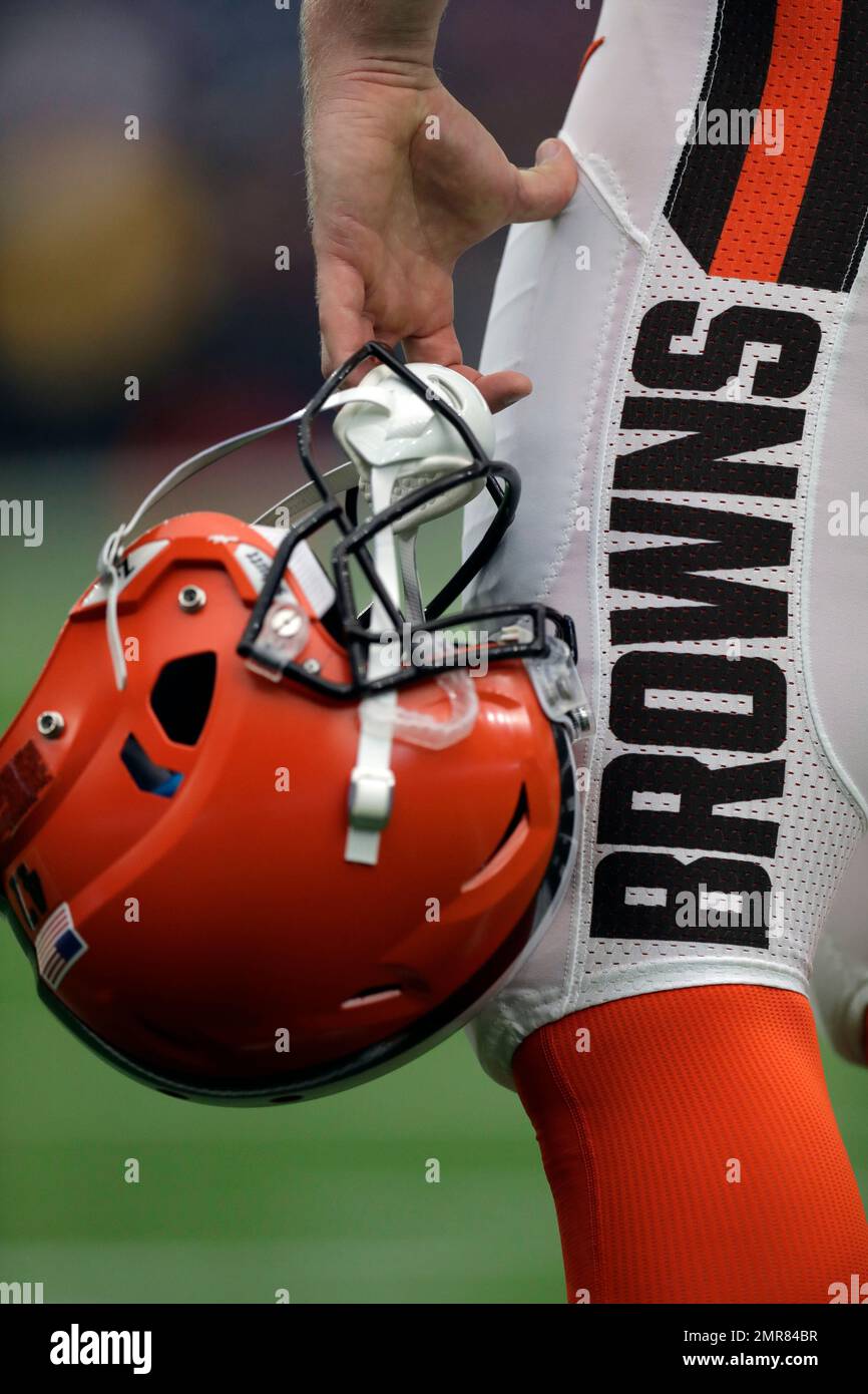 Cleveland Browns long snapper Charley Hughlett runs a drill during NFL  football training camp, Thursday, July 26, 2018, in Berea, Ohio. (AP  Photo/Tony Dejak Stock Photo - Alamy