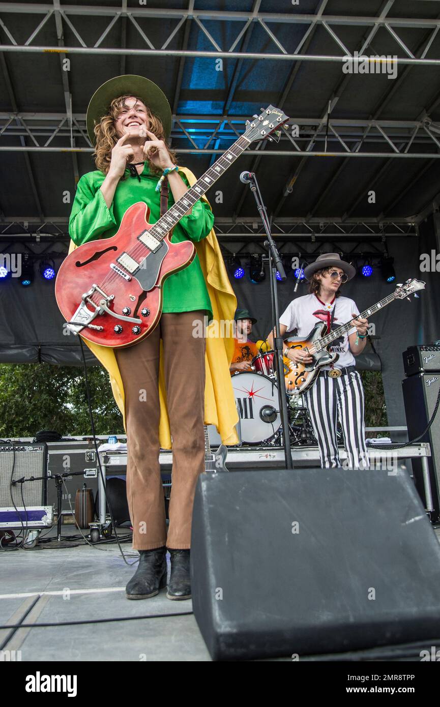 Matthew Paige, left, and Dylan Whitlow of the Blackfoot Gypsies perform
