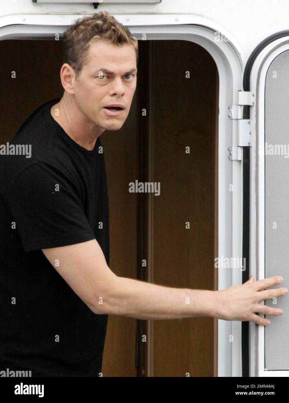 EXCLUSIVE!! Offer 'Vince' Shlomi (aka the ShamWow! Guy) gets his makeup
