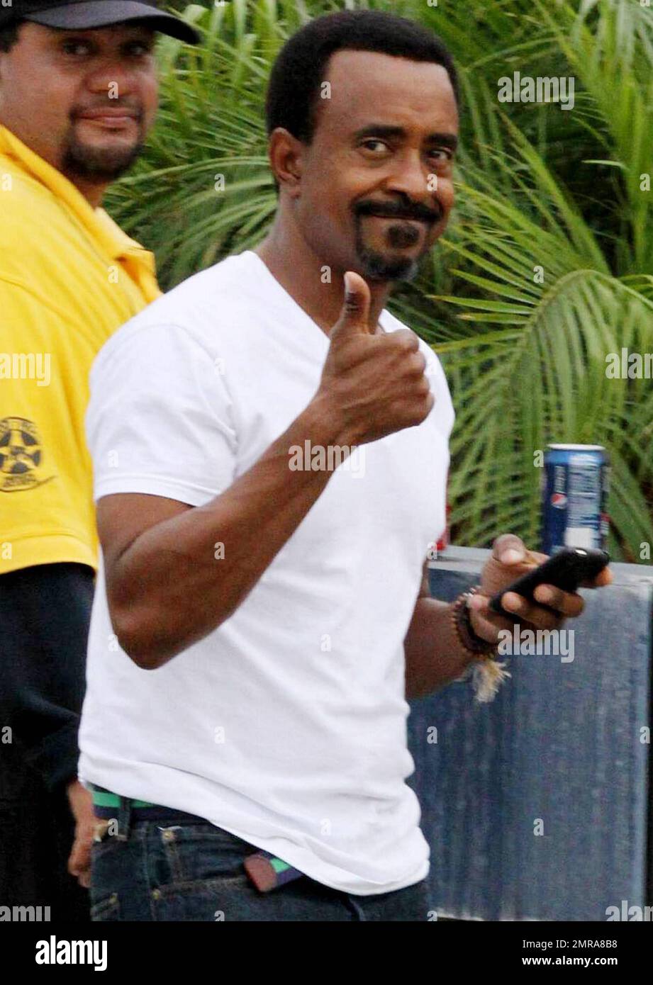 EXCLUSIVE!! Actor and comedian Tim Meadows gives the thumbs up on the ...