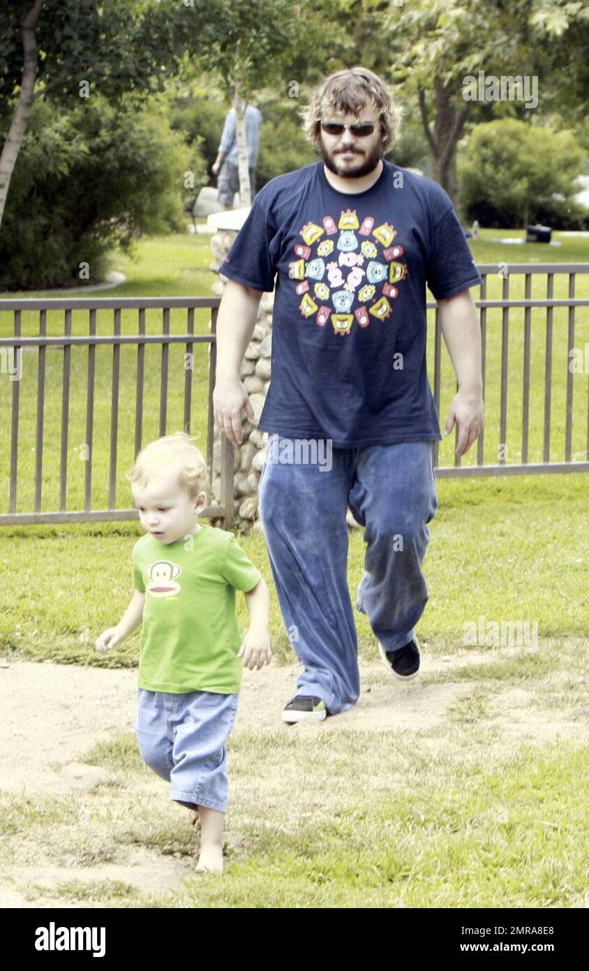 Exclusive!! Jack Black plays Mr Mom as he and wife Tanya take 2 month old  son Samuel Jason for a stroll around the neighbourhood in Beverly Hills,  Ca, 8/5/06 Stock Photo - Alamy