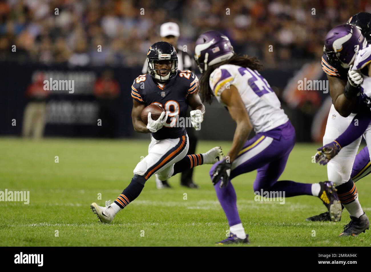 Chicago Bears running back Tarik Cohen (29) runs against Minnesota