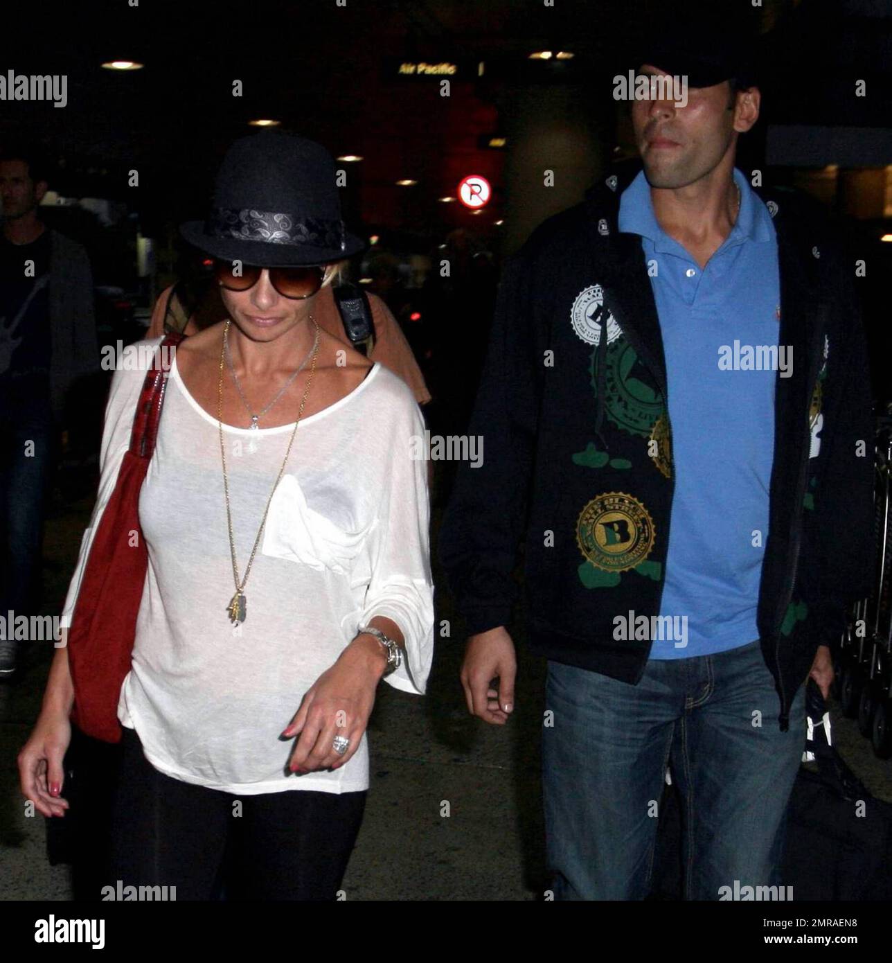 Happy newlywed couple "My Name Is Earl" star Jaime Pressly and husband(01)