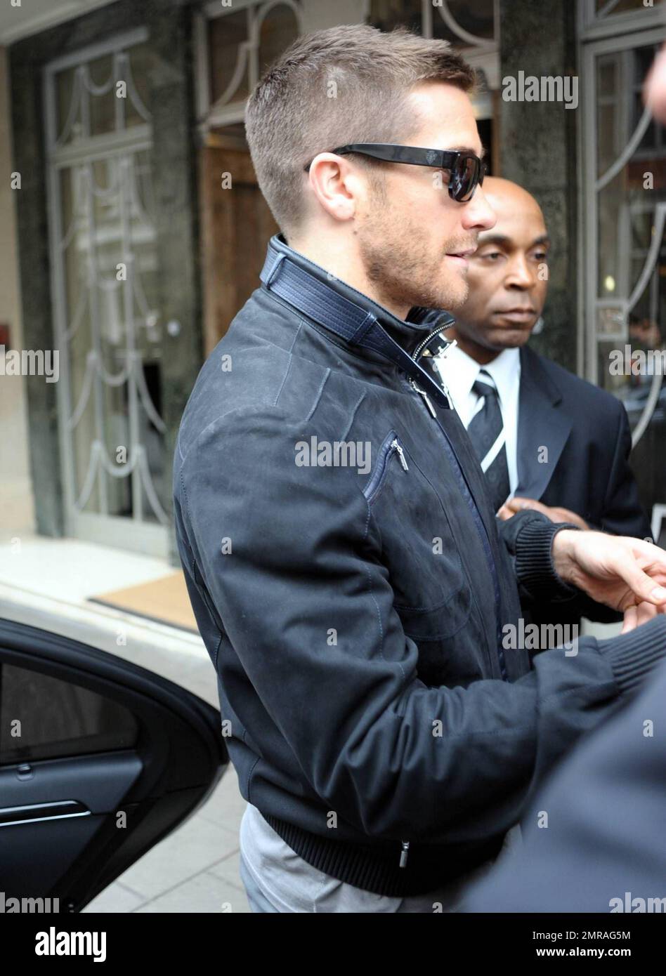 Jake gyllenhaal deals blue leather jacket