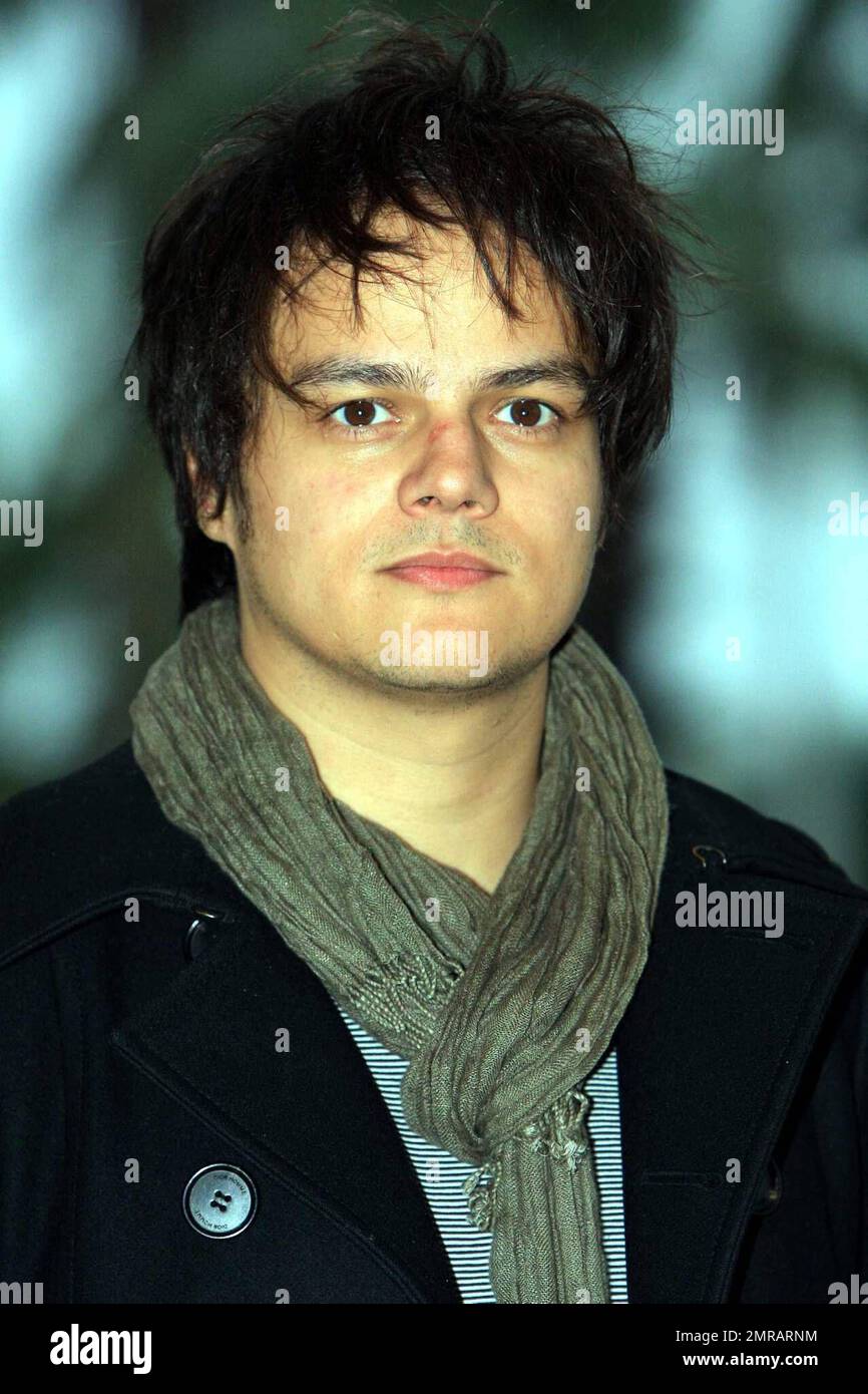 British singer, songwriter, pianist and guitarist Jamie Cullum poses