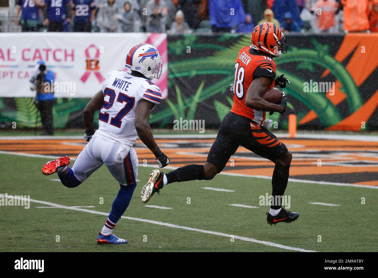 Cincinnati Bengals wide receiver A.J. Green (18) runs past Buffalo ...