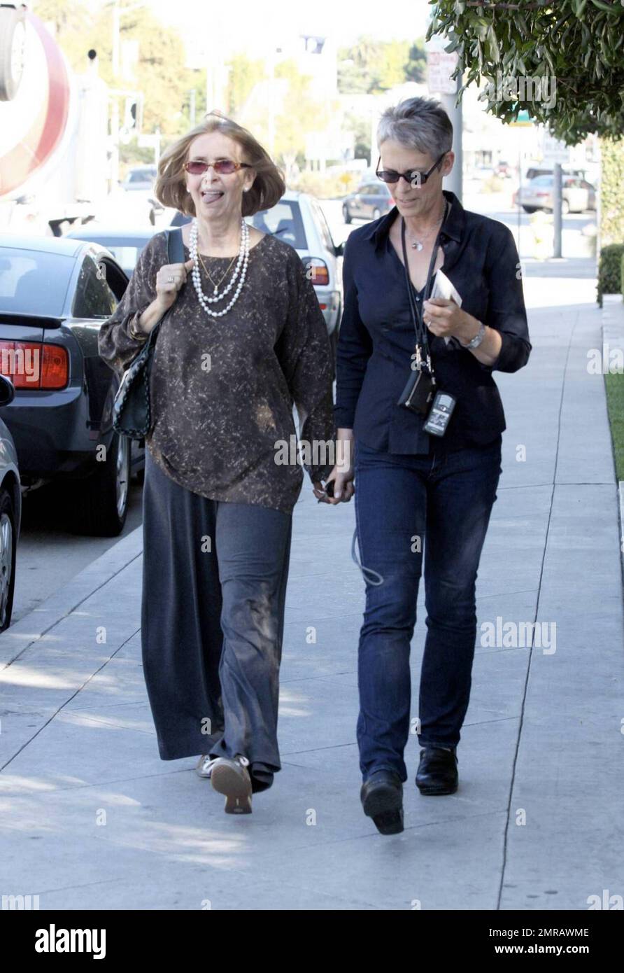 Jamie lee curtis and friend hi-res stock photography and images - Alamy