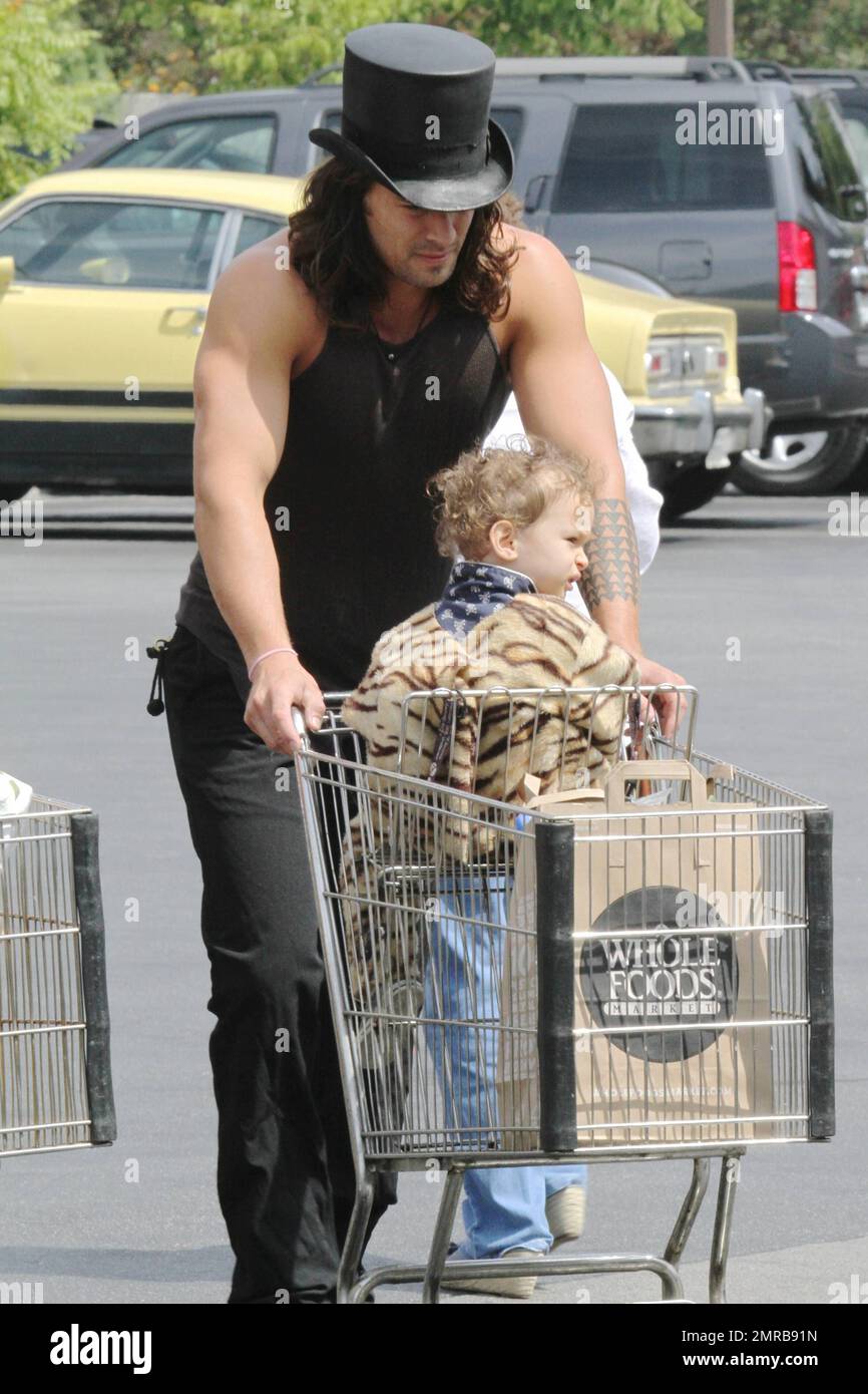 EXCLUSIVE!! Conan the Barbarian 3D star Jason Momoa wears a fun choice