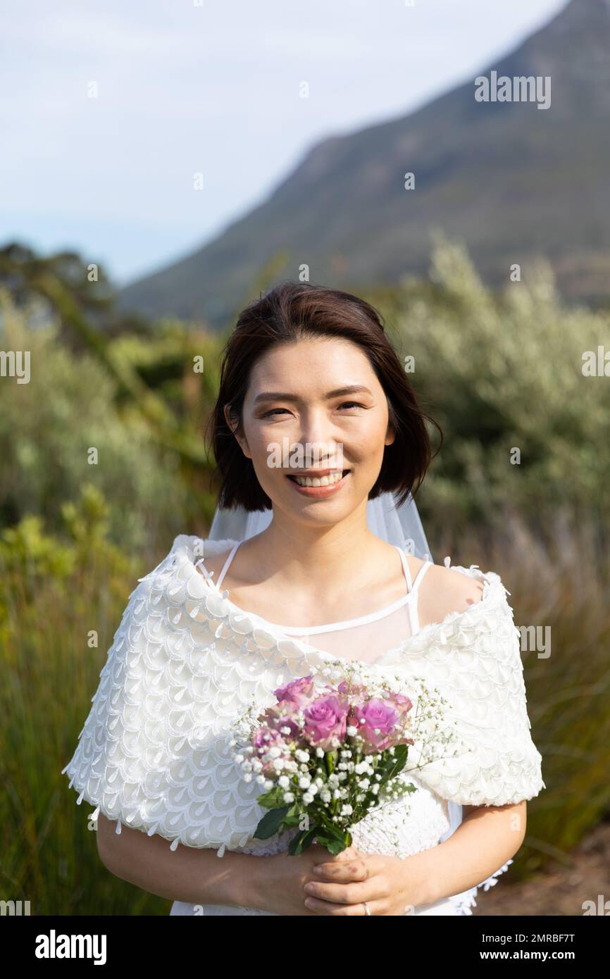Bouquet smiling hi-res stock photography and images - Alamy