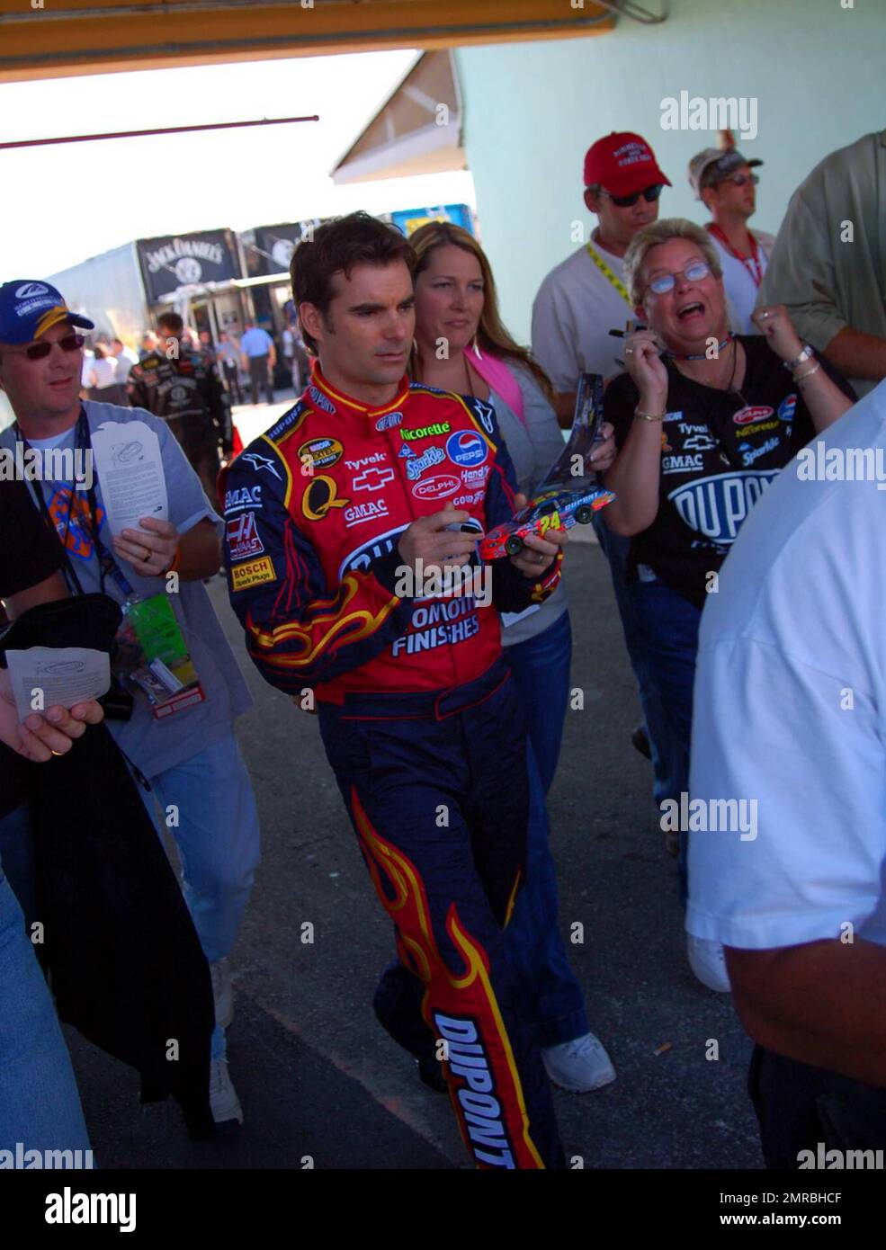 Race car driver Jeff Gordon and wife at the Ford 400 NASCAR NEXTEL Cup