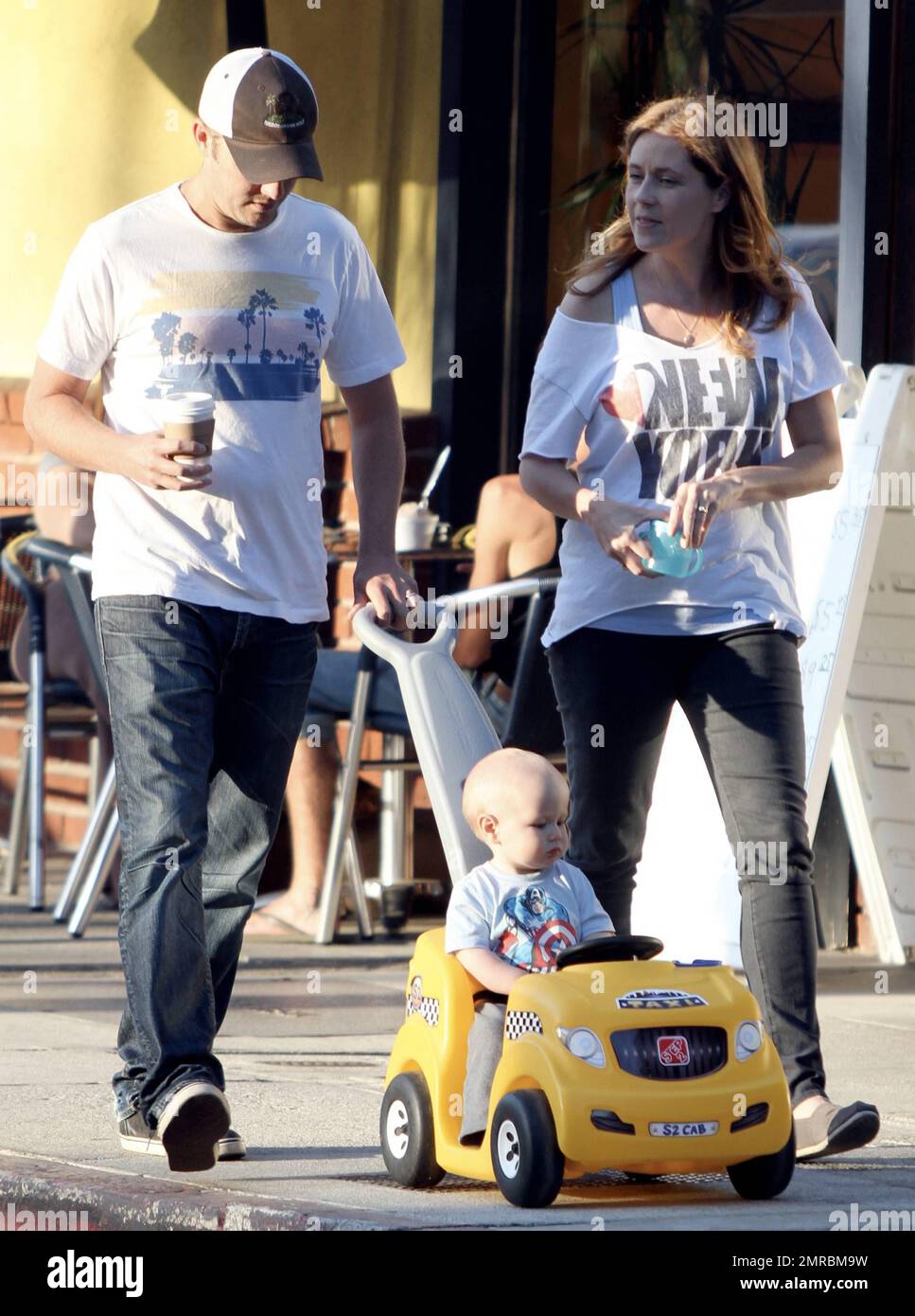 EXCLUSIVE!! 'The Office' star Jenna Fischer along with her husband Lee