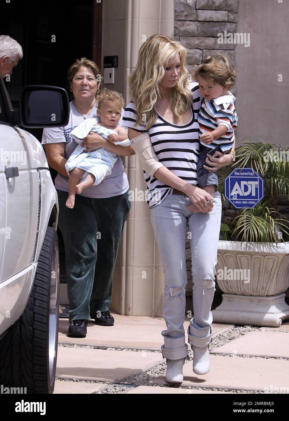 Adult Film star, Jenna Jameson, breaks down in tears today after ...