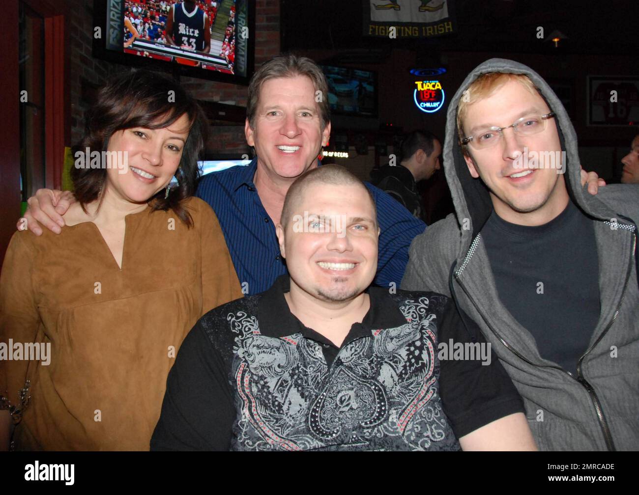 Actress Jennifer Tilly and poker player boyfriend Phil Laak hang out with friends at K O'Donnell's Bar & Grill. Denver, CO. 11/20/09. Stock Photo