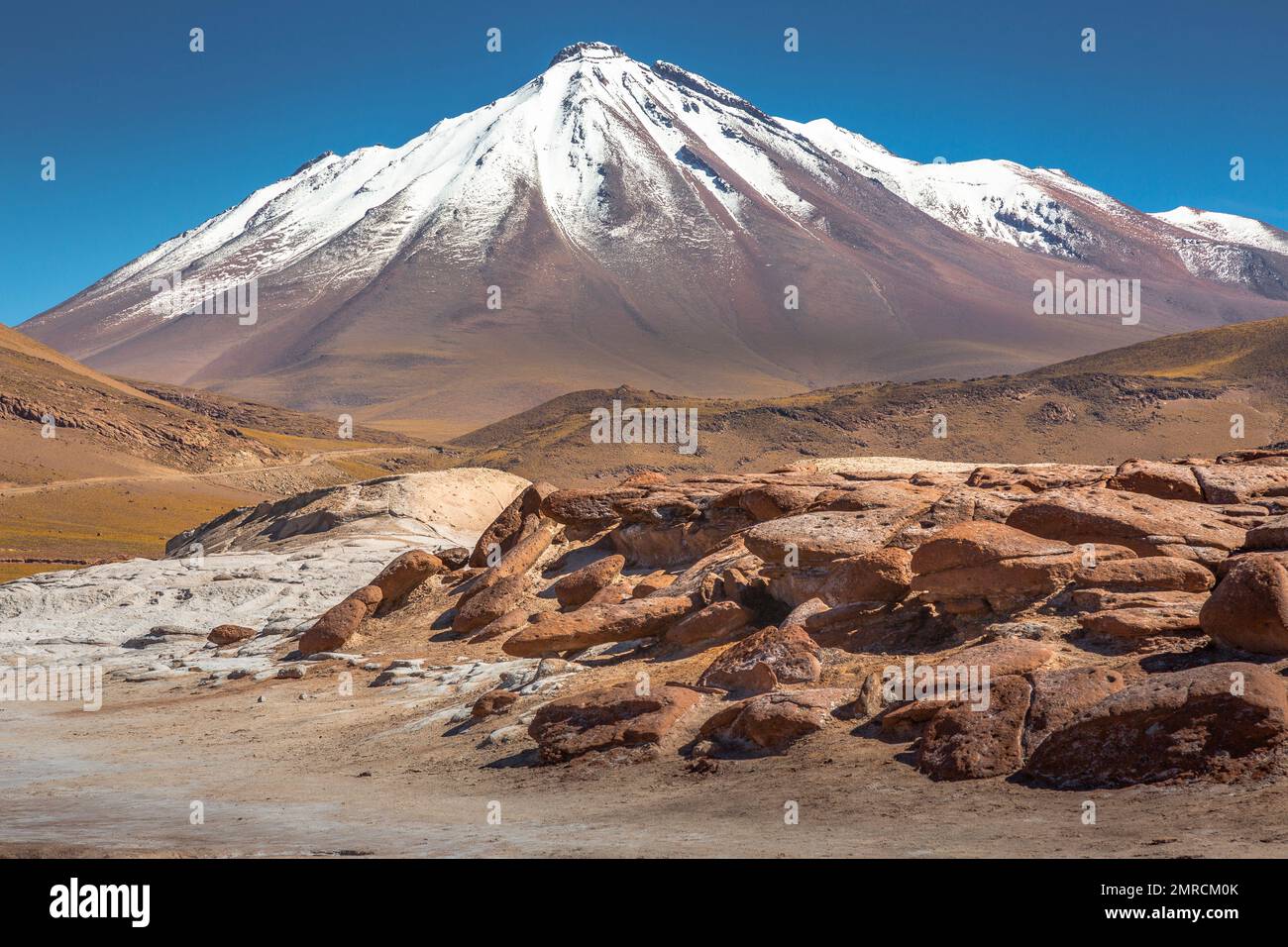dramatic-volcanic-landscape-in-piedras-rojas-at-sunny-day-atacama