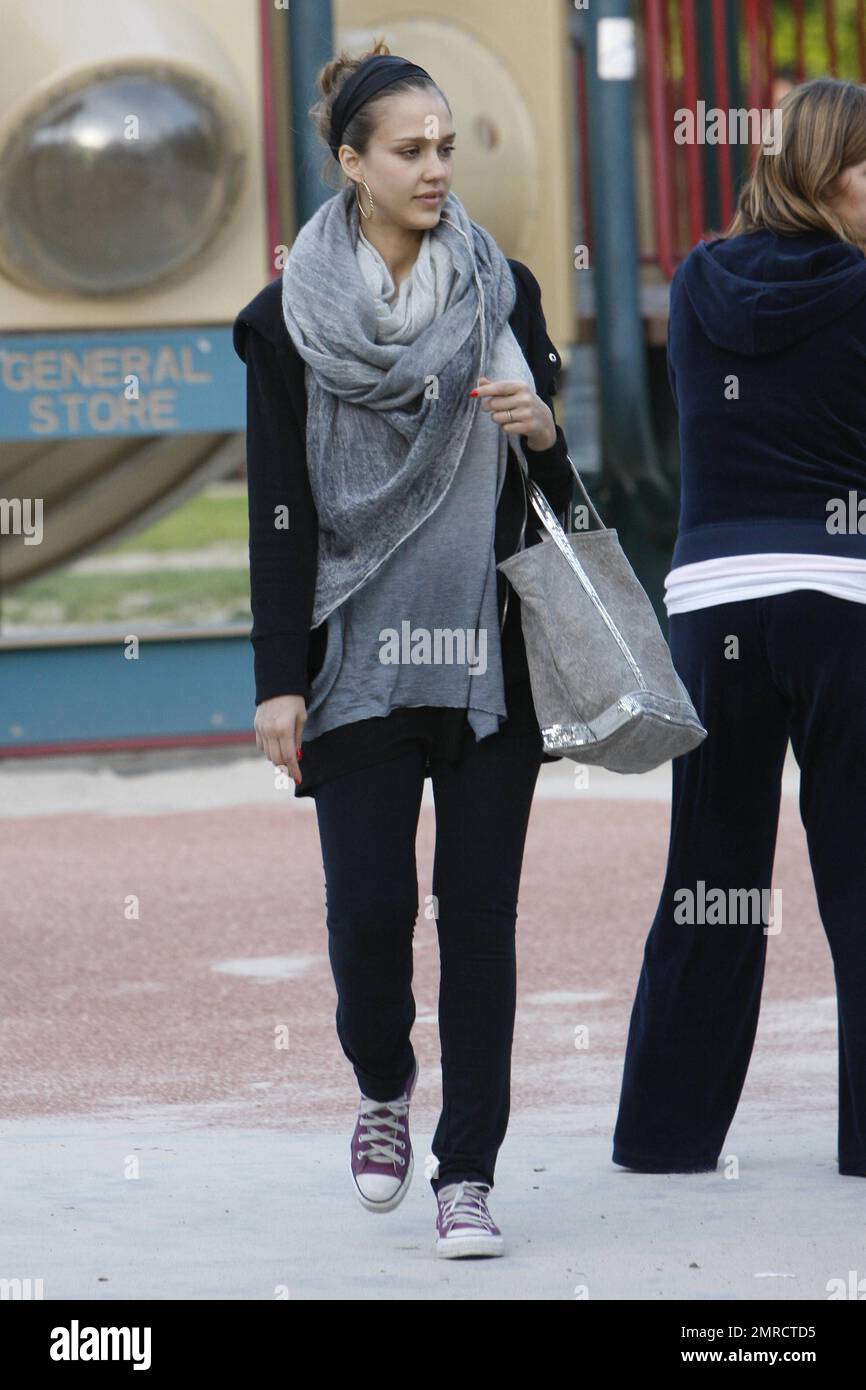 Jessica Alba Baby Bump