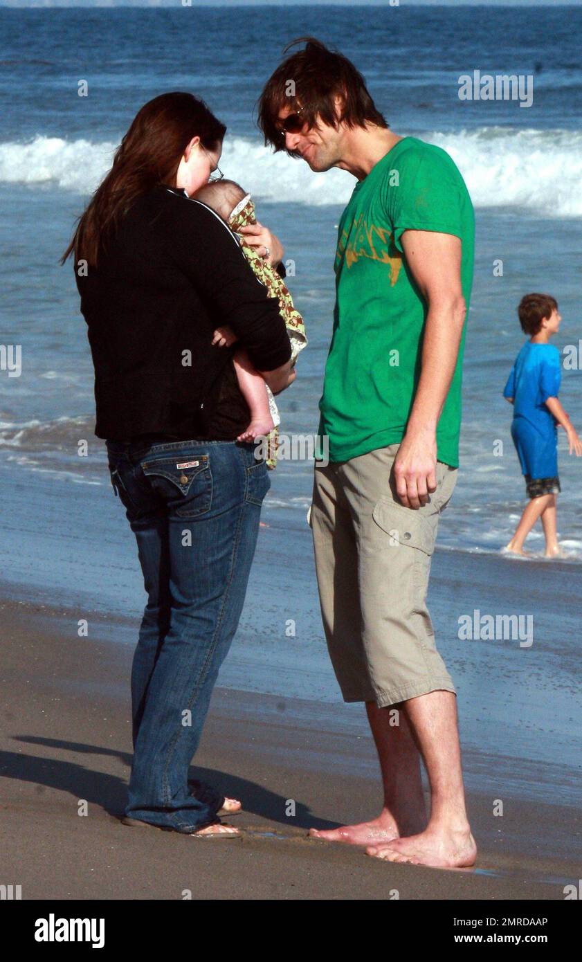 Jim Carrey celebrates the Fourth of July by hosting a beach party at his home. Carrey's daughter Jane brought his new grandson Riley Santana, who Jim showed off to guests that included Lisa Kudrow among other celebs. Malibu, CA. 7/4/10. Stock Photo