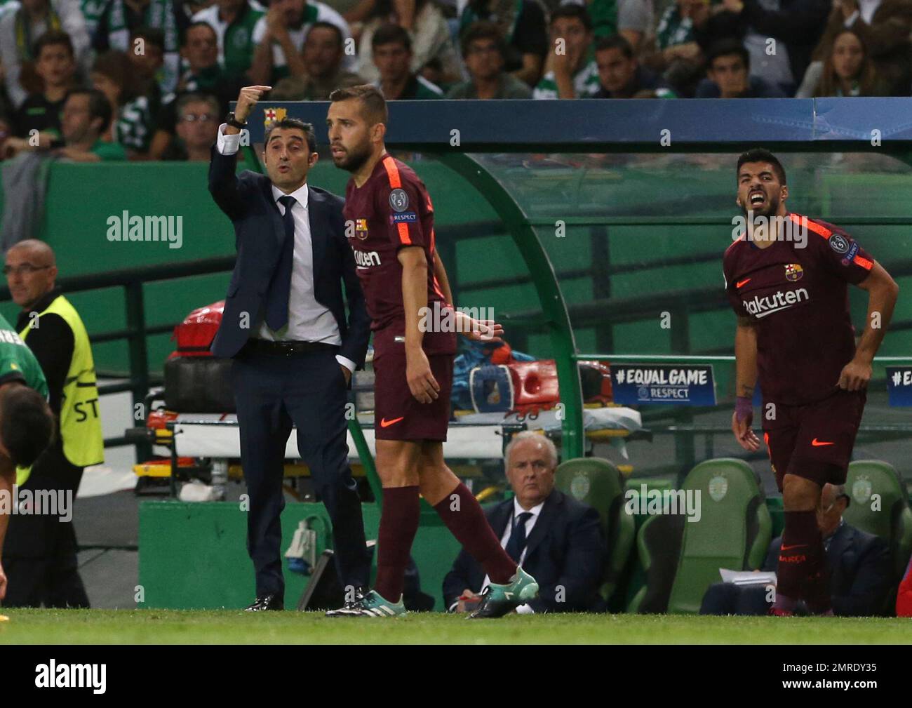 Barcelona coach Ernesto Valverde, left, gestures during a Champions ...
