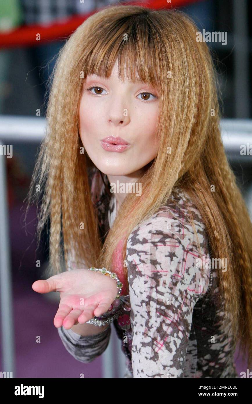 Bella thorne 2009 hi-res stock photography and images - Alamy