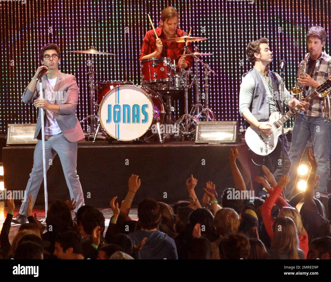 Joe and Kevin Jonas of Jonas Brothers perform on stage during the final ...
