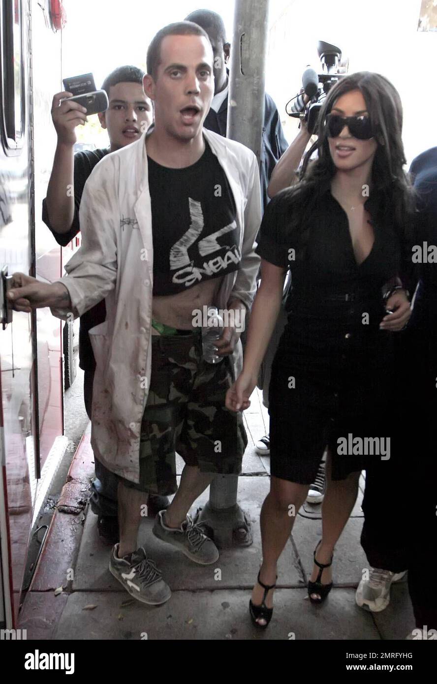 Kim Kardashian and Steve-O film their reality show in West Hollywood, Ca.  08/16/07 Stock Photo - Alamy