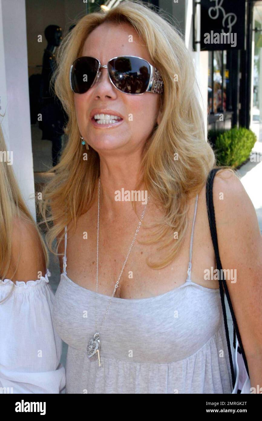 - Television host Kathie Lee Gifford strolls on Robertson Blvd with her
