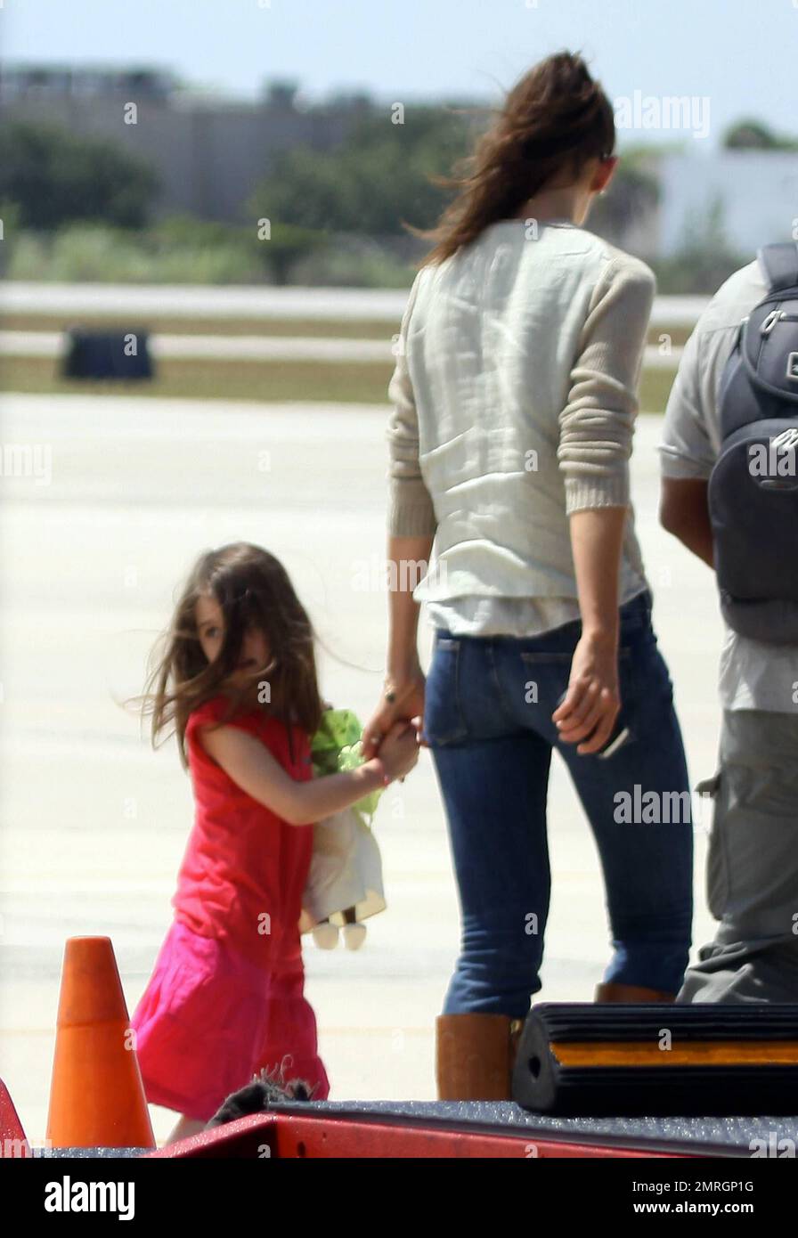 Suri cruise and katie holmes hi-res stock photography and images - Page 10  - Alamy